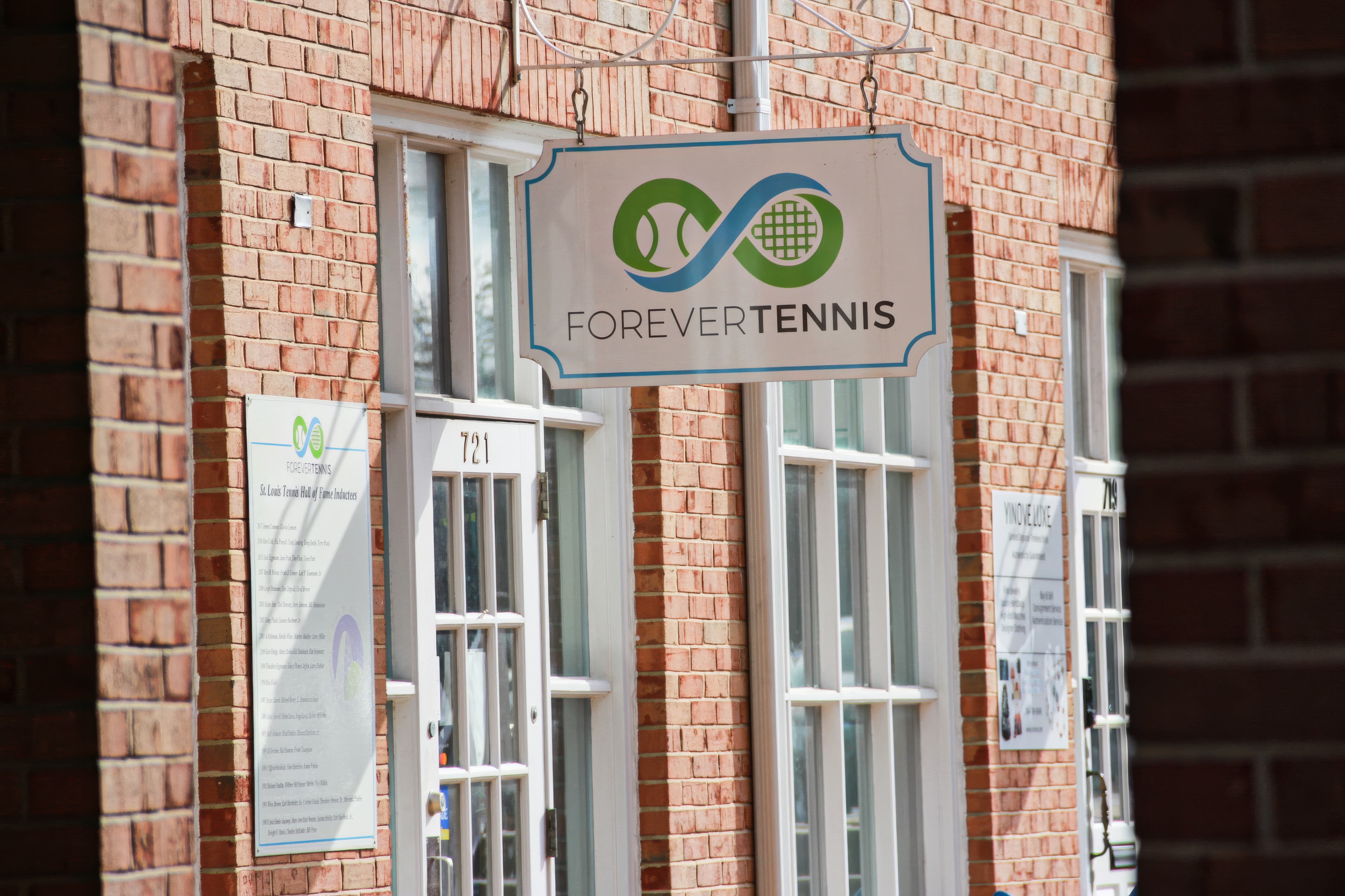 Forever Tennis storefront